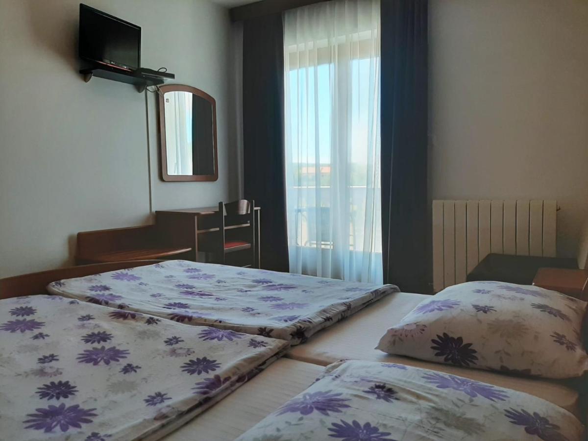 Guest House Katarina Malinska Zewnętrze zdjęcie