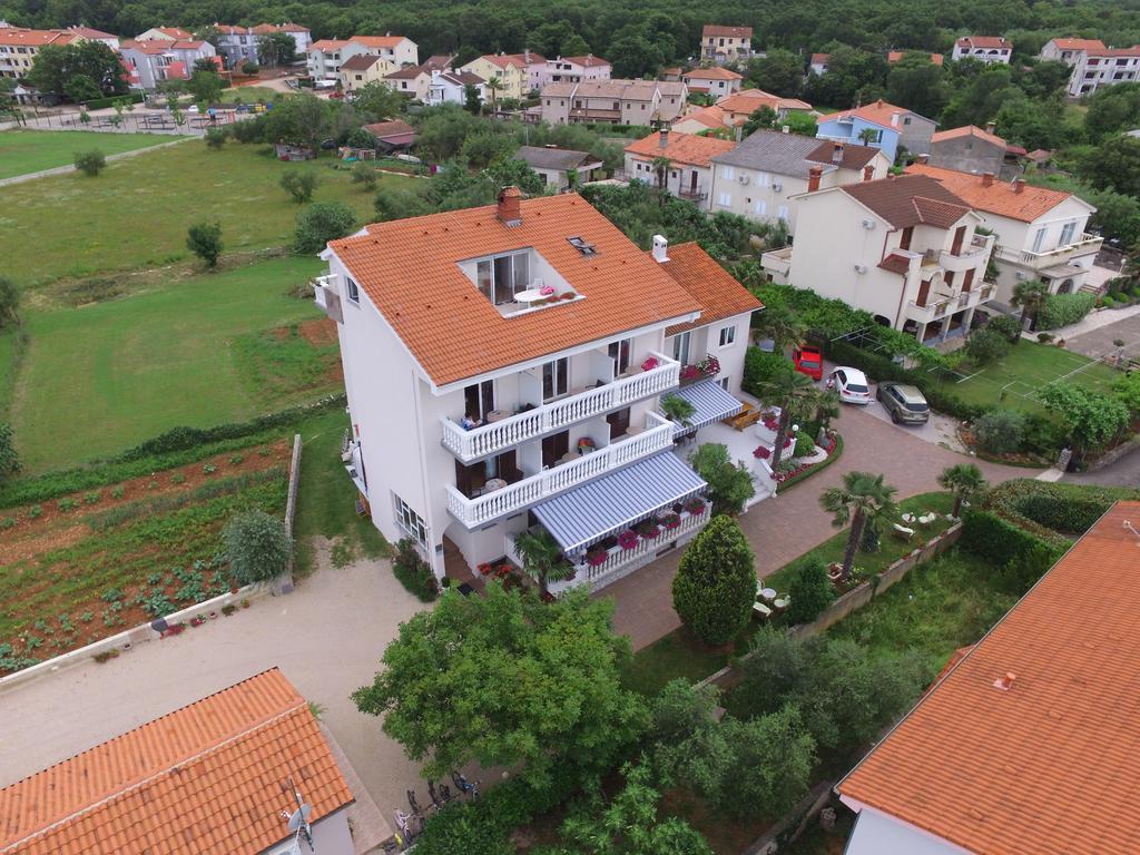 Guest House Katarina Malinska Zewnętrze zdjęcie